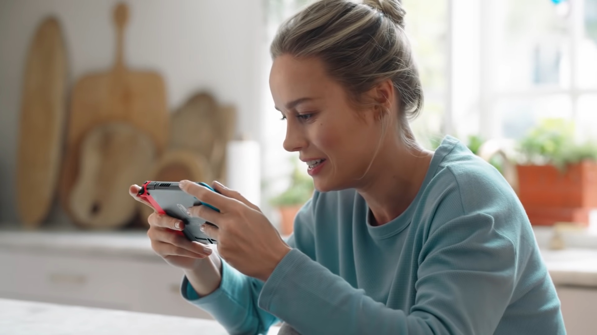     Brie Larson zachęca do zakupu konsoli Nintendo Switch